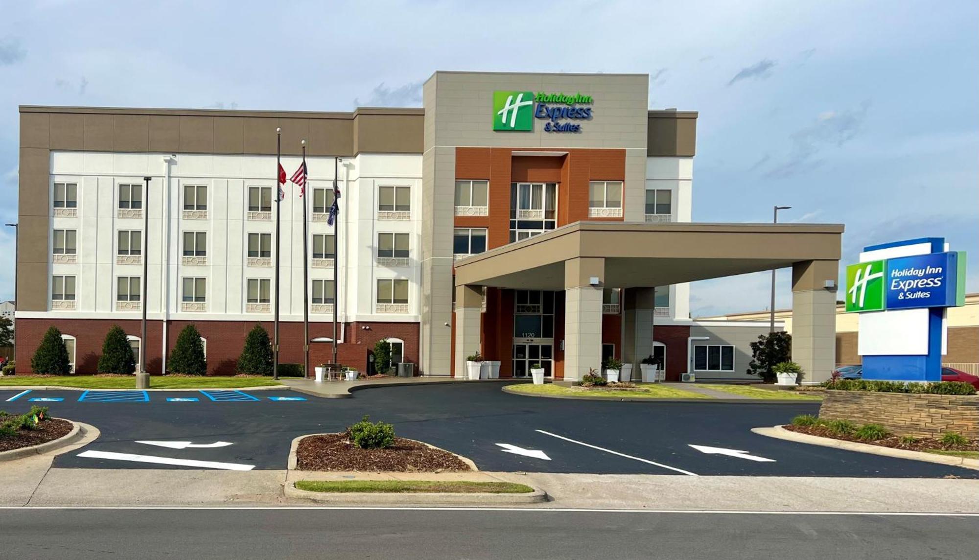 Holiday Inn Express & Suites - Tuscaloosa-University By Ihg Exterior photo