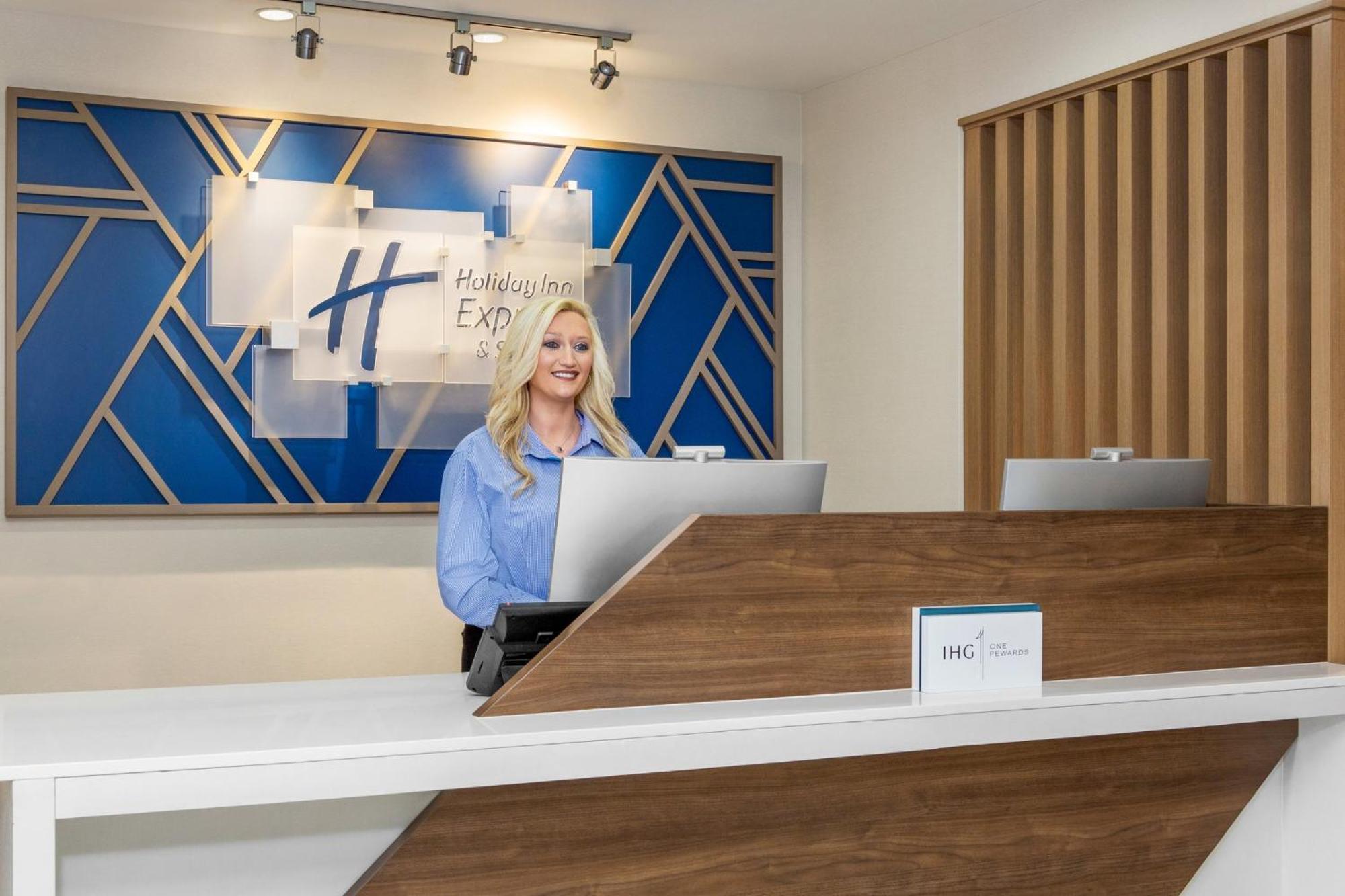 Holiday Inn Express & Suites - Tuscaloosa-University By Ihg Exterior photo