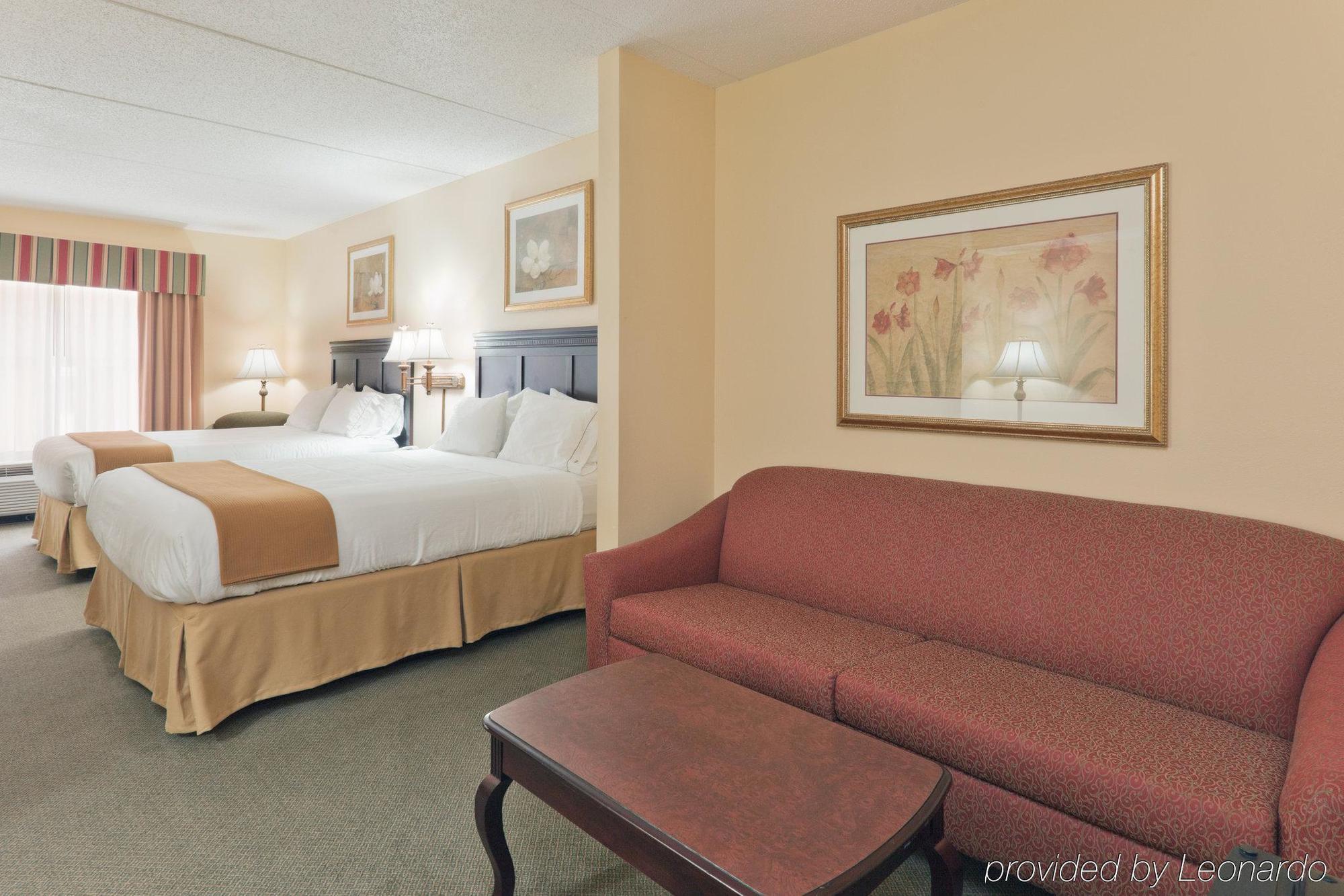 Holiday Inn Express & Suites - Tuscaloosa-University By Ihg Room photo